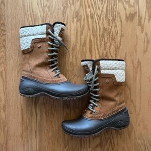 NWOT North Face snow boots